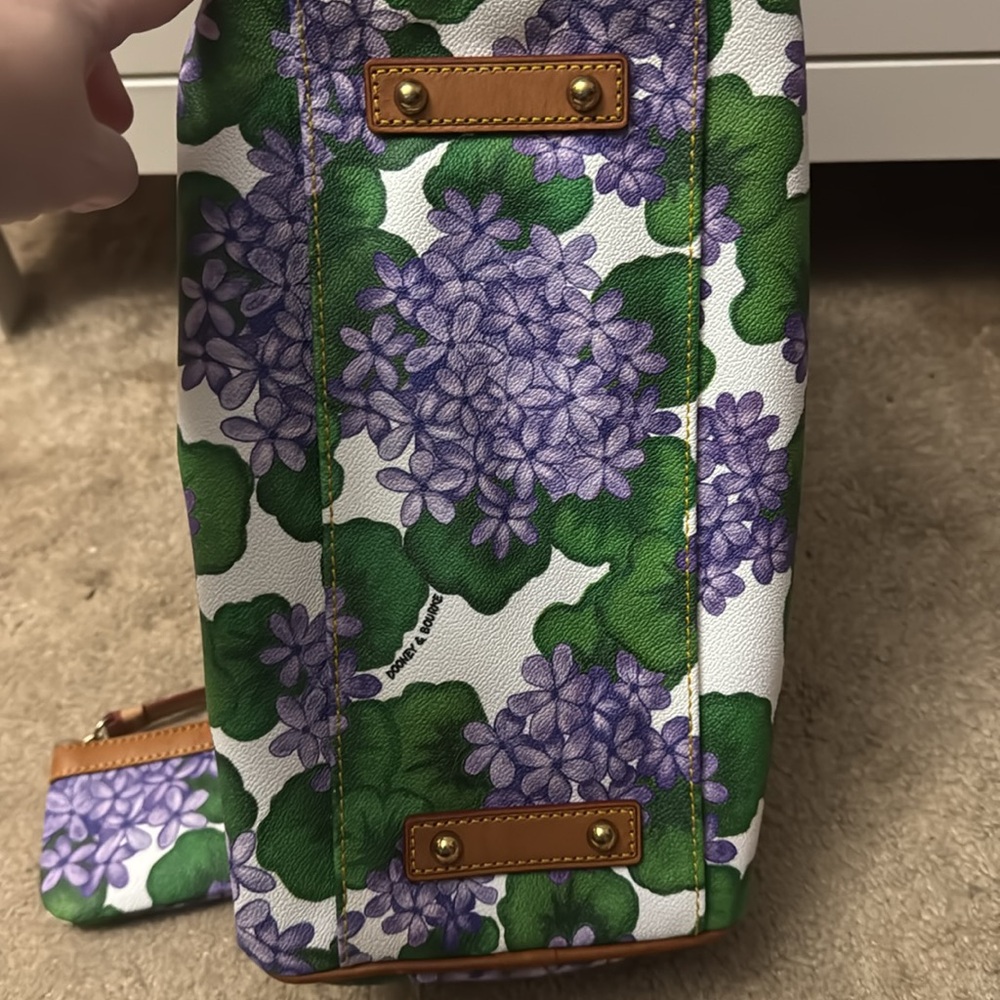 Dooney & Bourke purse. - Picture 7 of 9